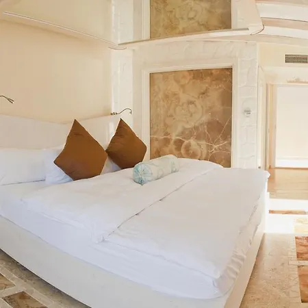 Peninsula Gardens - Adults Only 3*