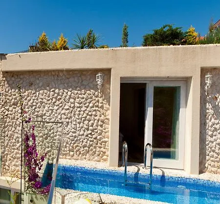 Peninsula Gardens - Adults Only 3*