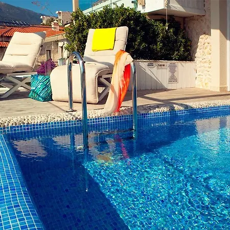 Peninsula Gardens - Adults Only 3*